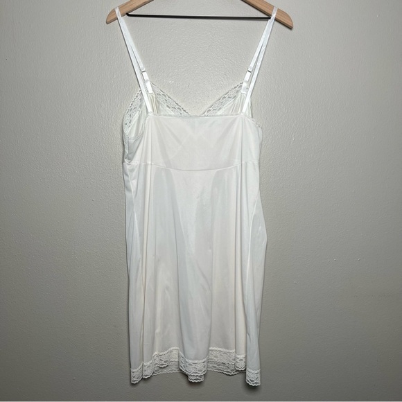 VTG Vanity Fair Women Slip Dress Cottage White Lace Trim Babydoll Nylon Ethereal - Picture 5 of 9